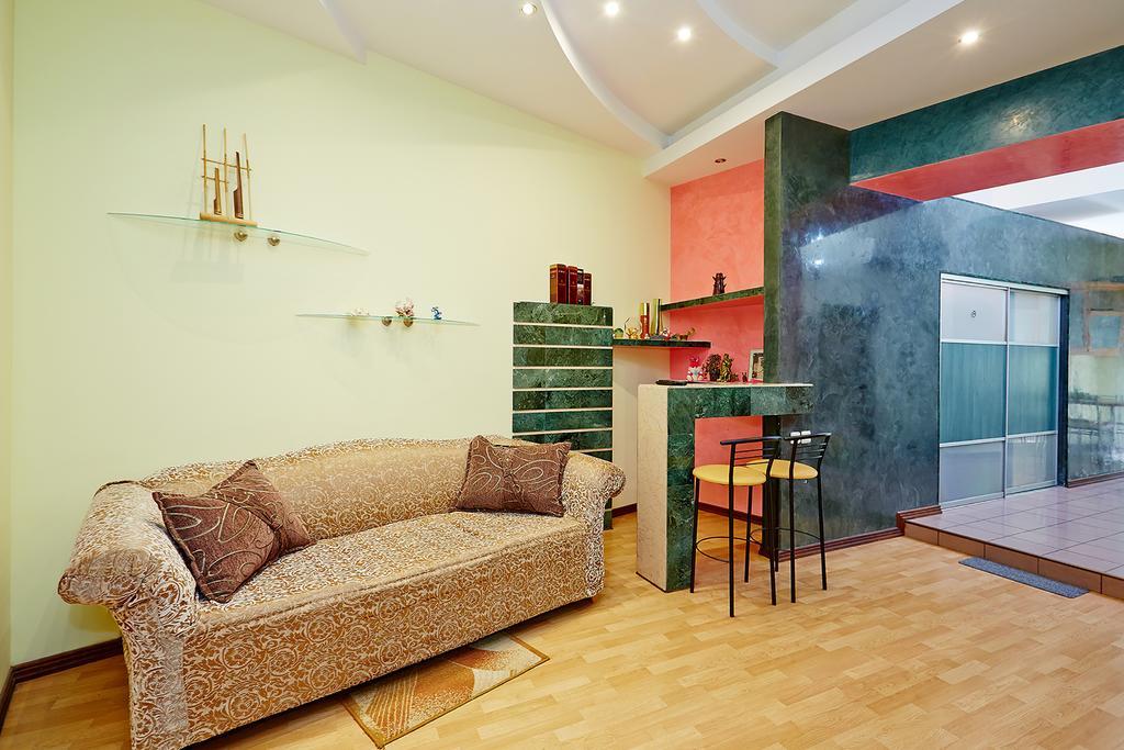 Apartment Deribasovskaya With Jacuzzi Odessa Dış mekan fotoğraf