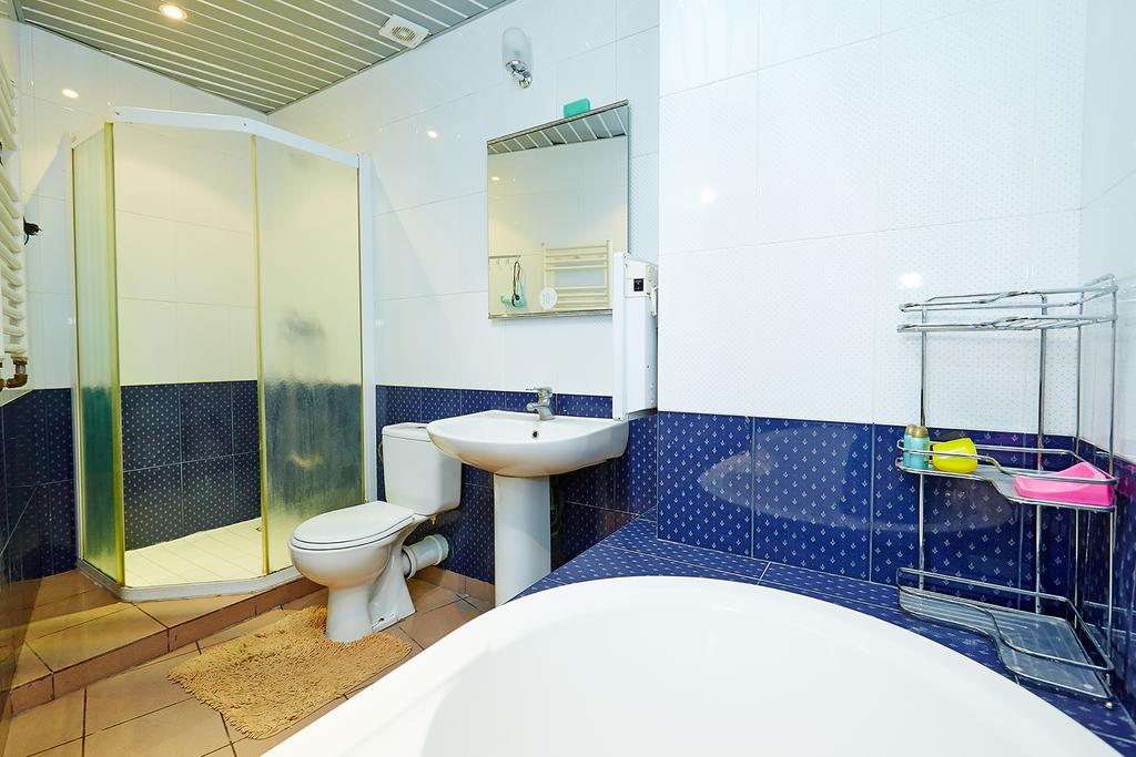 Apartment Deribasovskaya With Jacuzzi Odessa Dış mekan fotoğraf